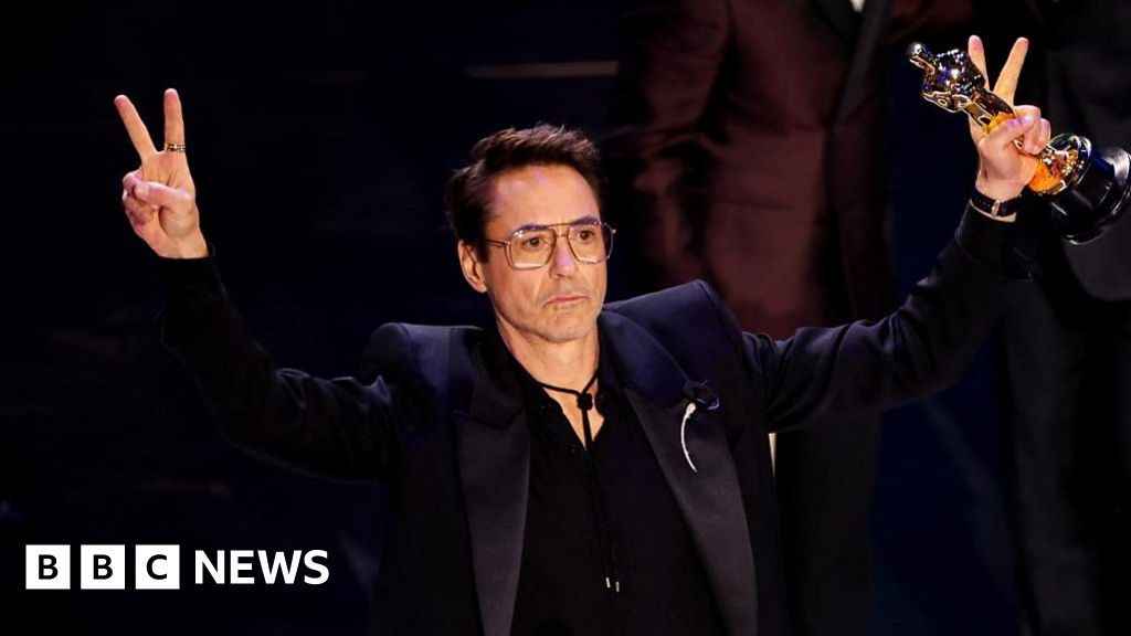 Robert Downey Jr wins his first Oscar for Best Supporting Actor