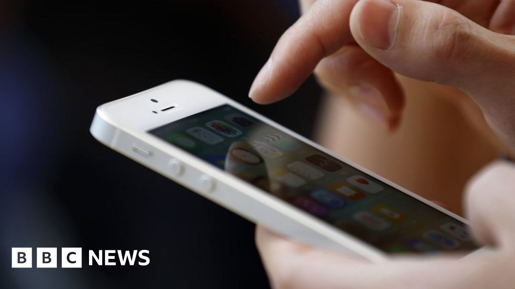 Hardware hack defeats iPhone passcode security - BBC News