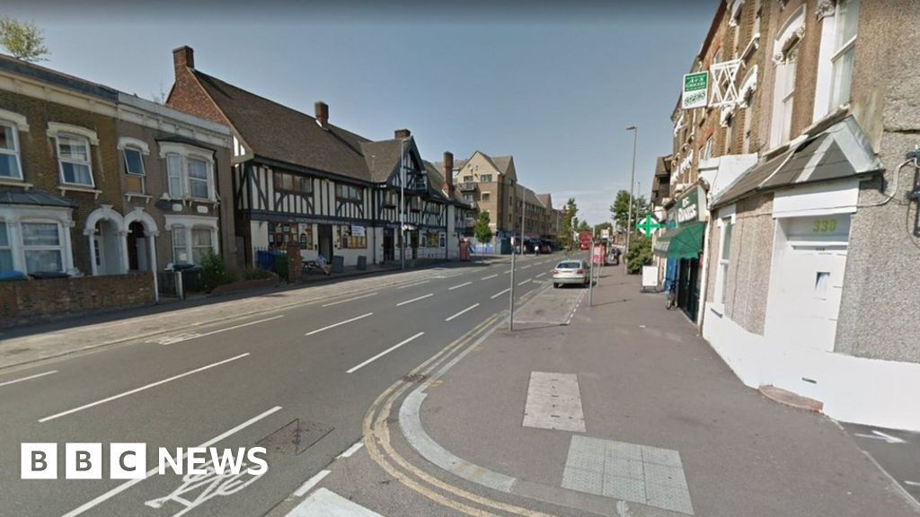 'Man's face slashed' in Leytonstone knife attack