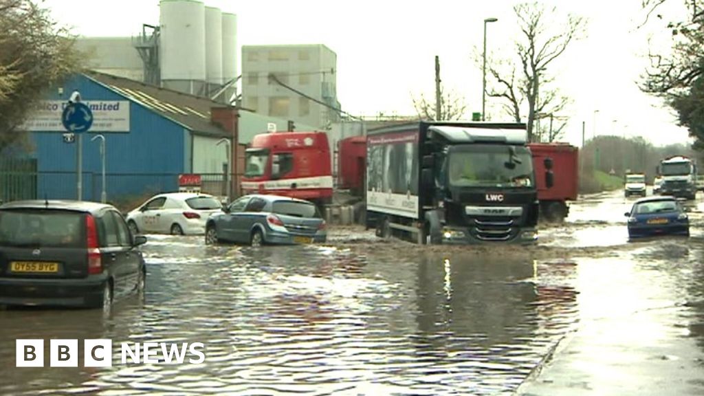 Leeds flood caused by wet wipes in sewer BBC News