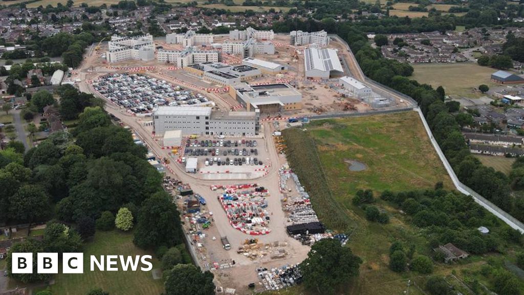 HMP Fosse Way: Plan to further expand prison under construction 