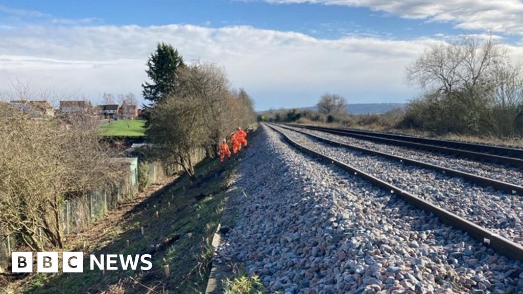 Chiltern Railways trains affected by Stoke Mandeville landslip 