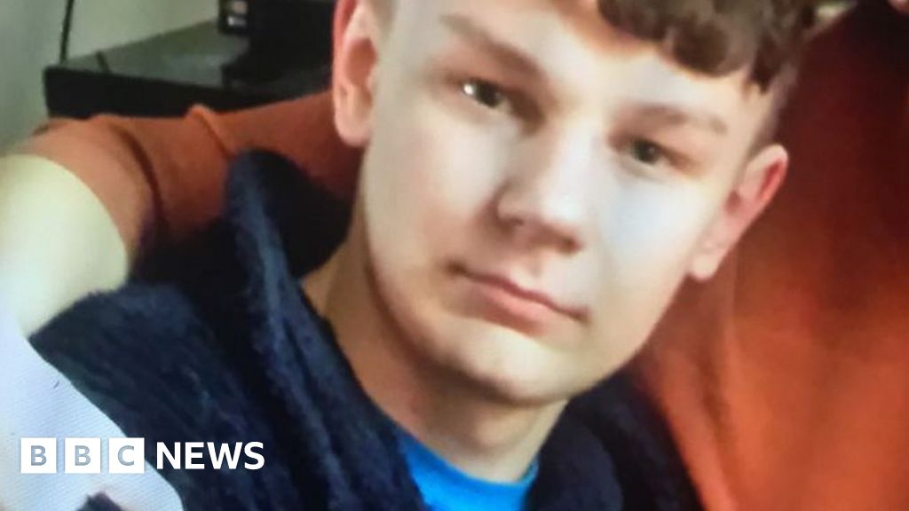 Swansea student Marcin Porczyk 'drowned' in slurry BBC News