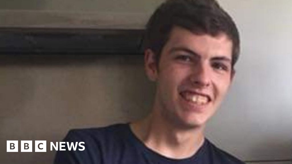 Motorcyclist killed in Fowlmere crash was 'charming boy' - BBC News