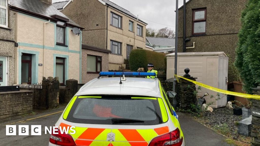 Penrhyndeudraeth: Man released after woman's death 