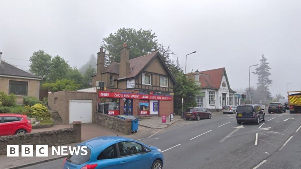 Shopkeeper Threatened By Machete Gang In Edinburgh