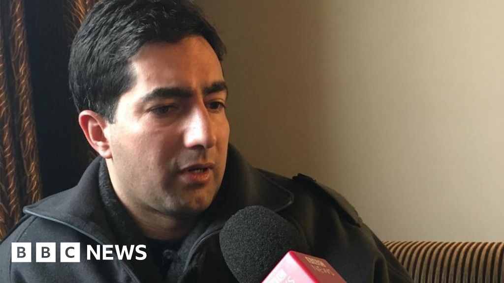 India detains Kashmir politician at airport