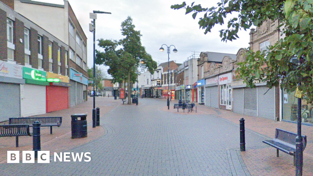 Man Arrested Over Arson Damaging Bilston Pub, Seven Cars