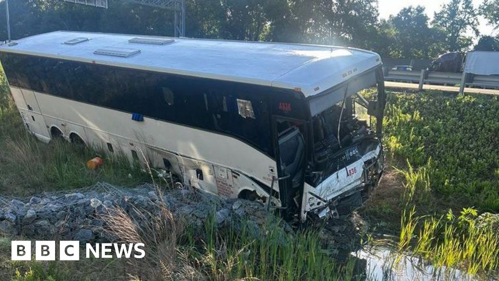 Bus crashes into six cars in Virginia, killing 5 and injuring dozens