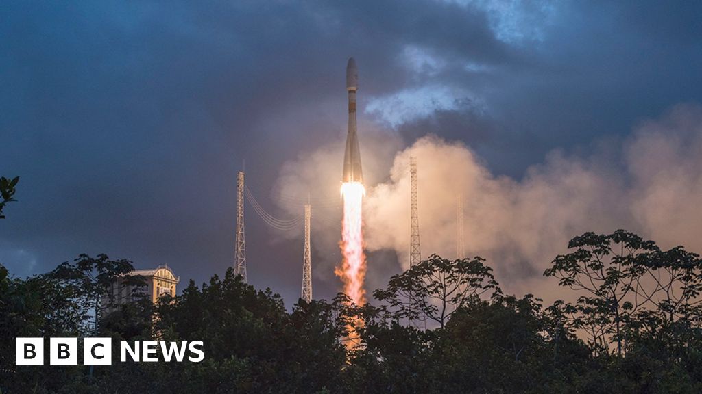 Oneweb Launches Mega Constellation Pathfinder Satellites Bbc News