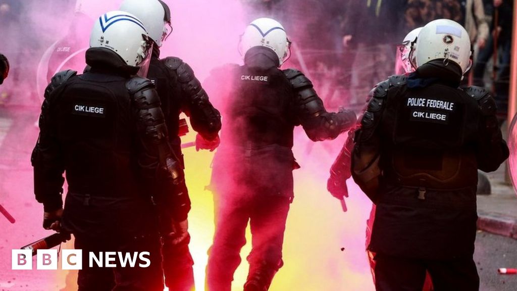 Covid: Austria back in lockdown as protests rock Europe