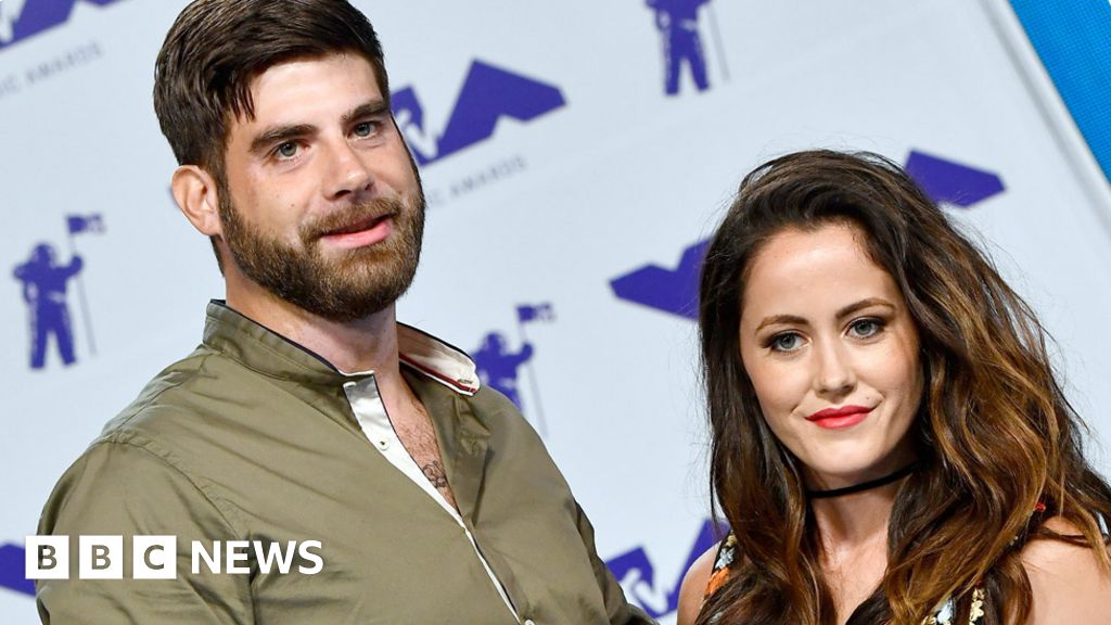 Teen Mom 2 Mtv Fires David Eason For Homophobic Tweets Bbc News