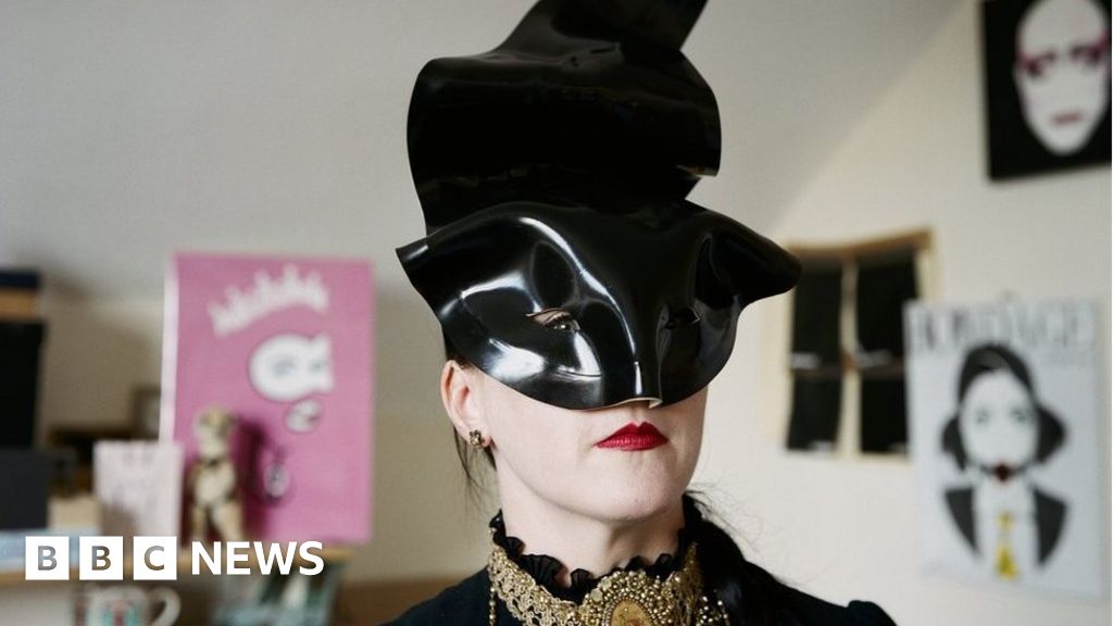 One-shot portraits of creative people in Hastings