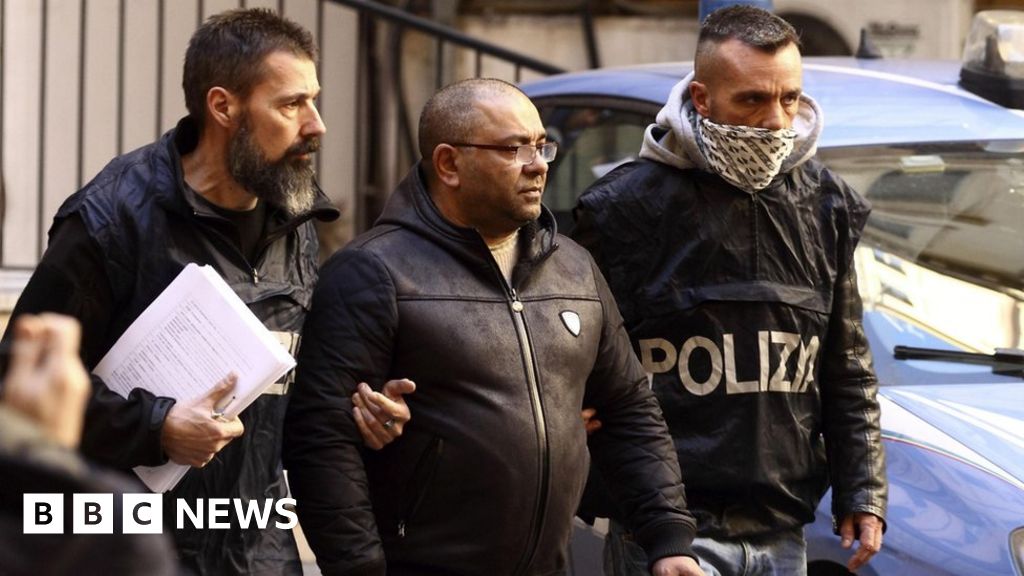 Italian mafia: How crime families went global - BBC News