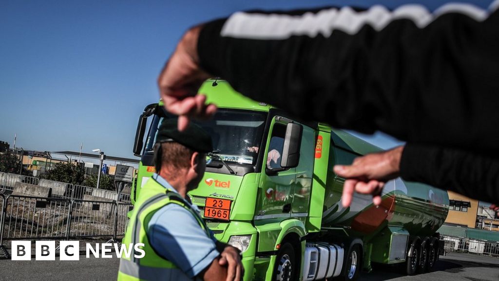 Portugal strike Tanker drivers defy threat of arrest