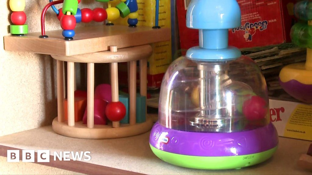 South Africa's secondhand toy rental market BBC News