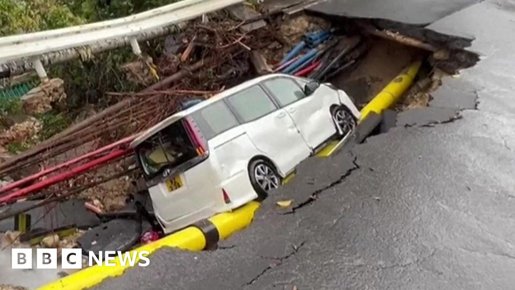 Hong Kong: Roads collapse and streets flood