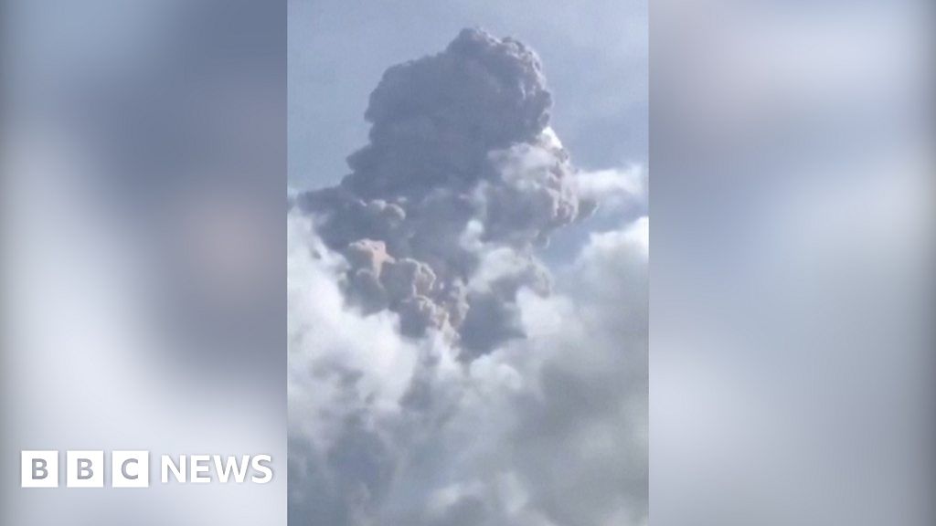 Thousands flee Caribbean volcano