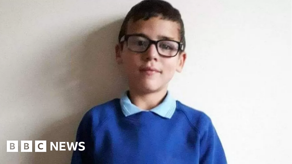 Alfie Steele: Murder accused man smacked boy days before he died