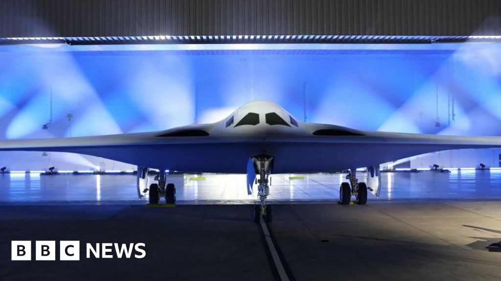 US Air Force unveils new B-21 Raider nuclear stealth bomber - BBC