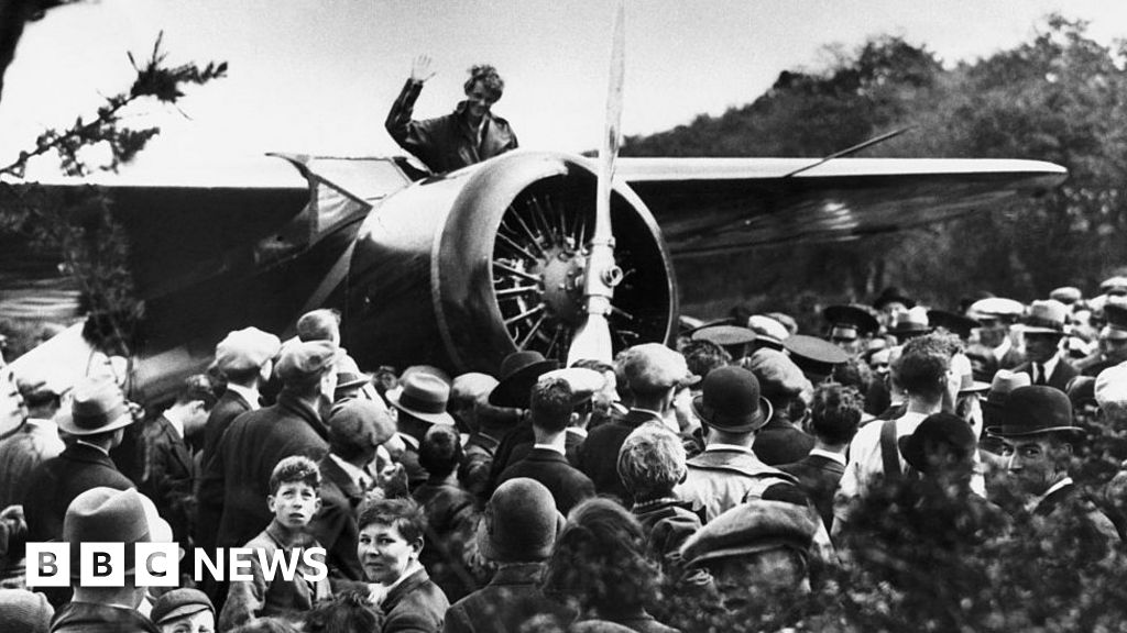 Amelia Earhart accidental Derry landing commemorated BBC News