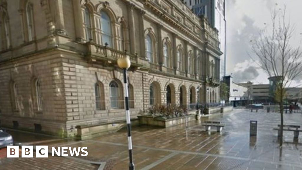 Blackburn council approves 500 job cuts to save £13m BBC News