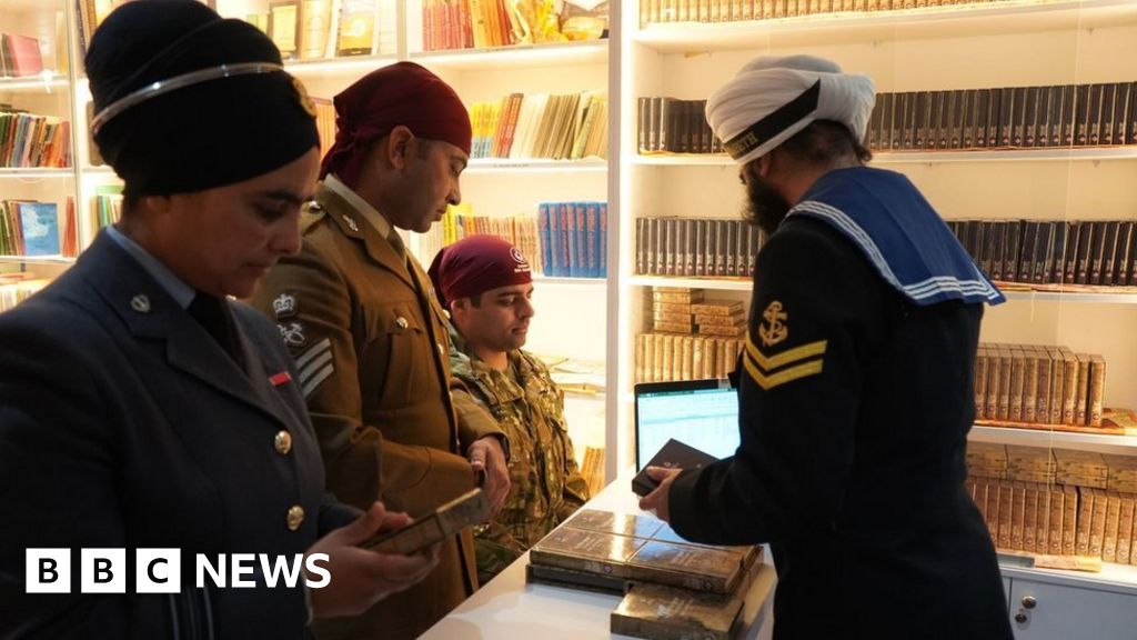Sikh prayer books return to military after 100 years