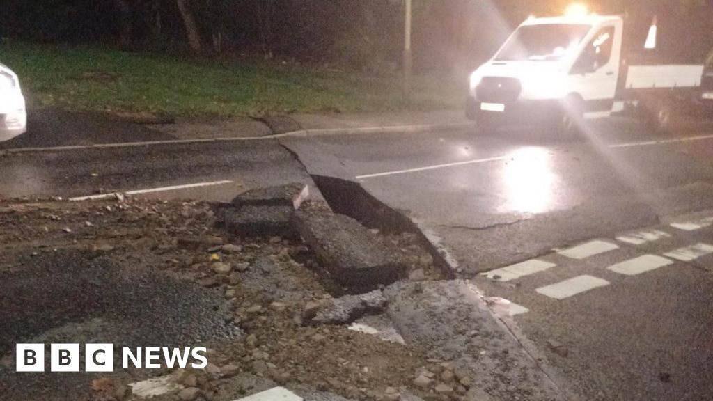 Thousands without water after Dundee pipe bursts