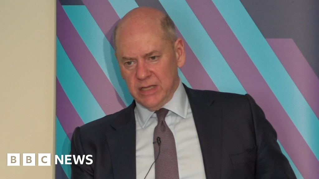 Ministers lying to Parliament undermines democracy, ethics chief says