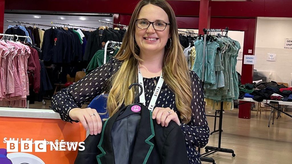 Swap shop helping London families with school uniforms - BBC News