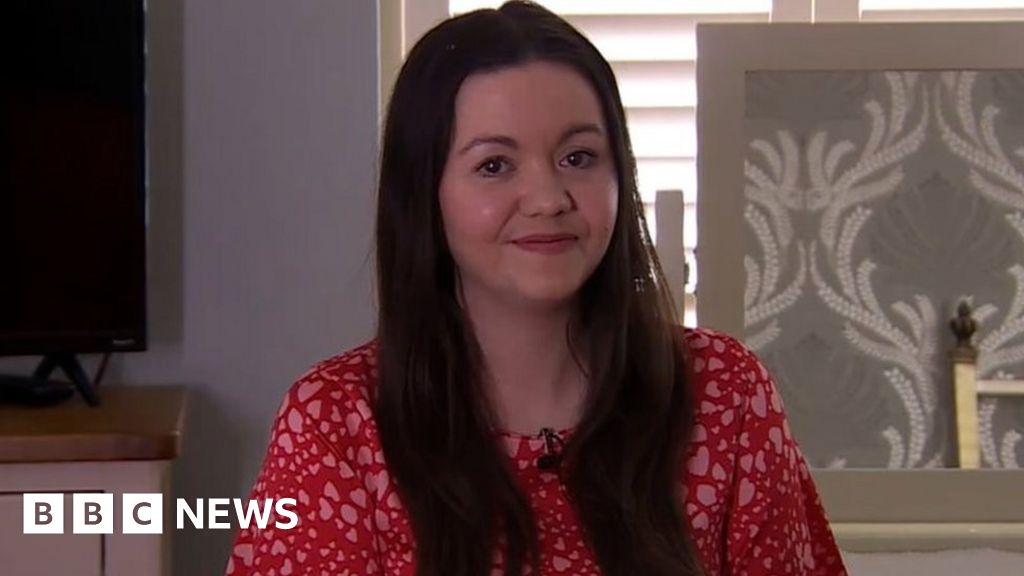 Portsmouth bride reunited with dress after car boot sale mix up