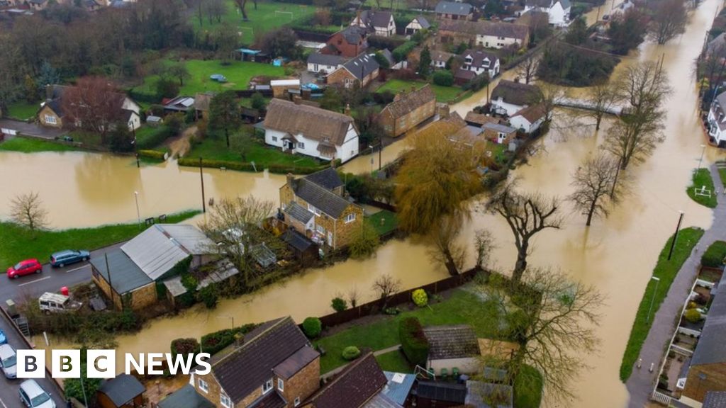 Residents describe 'frightening' floods in the East a year on - BBC News