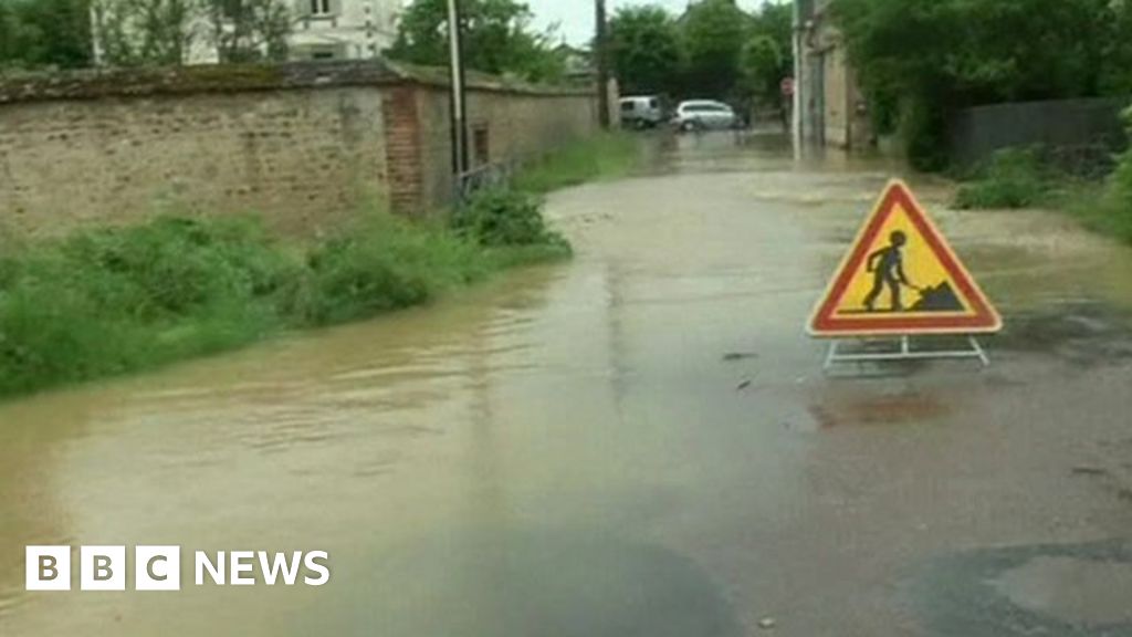 Rain brings flooding to parts of northern France - BBC News