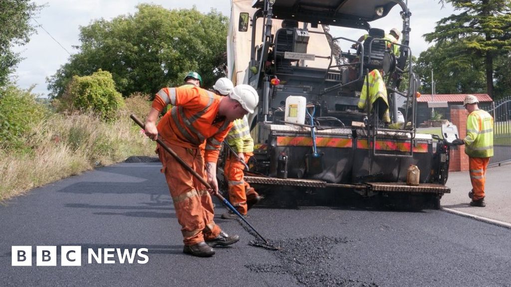 Herefordshire to spend £2.5m on fixing potholes