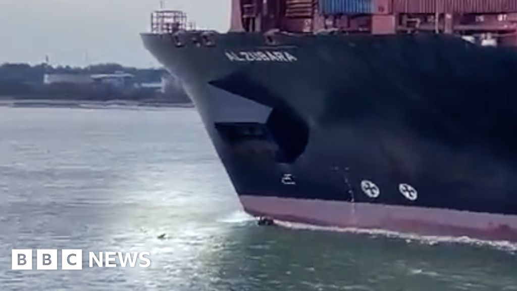 Man in dinghy in near miss with Southampton-bound container ship