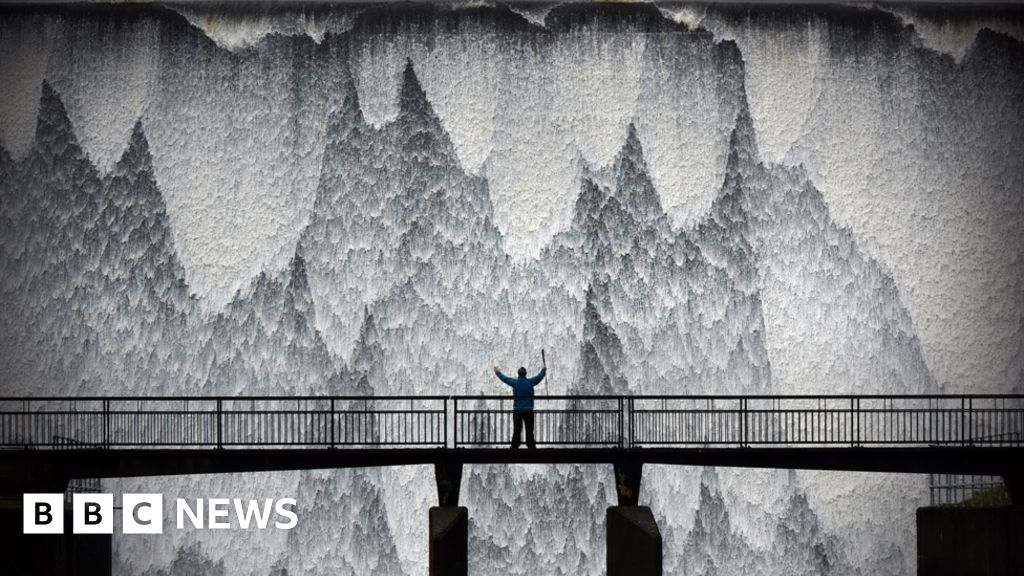 Water feature BBC News