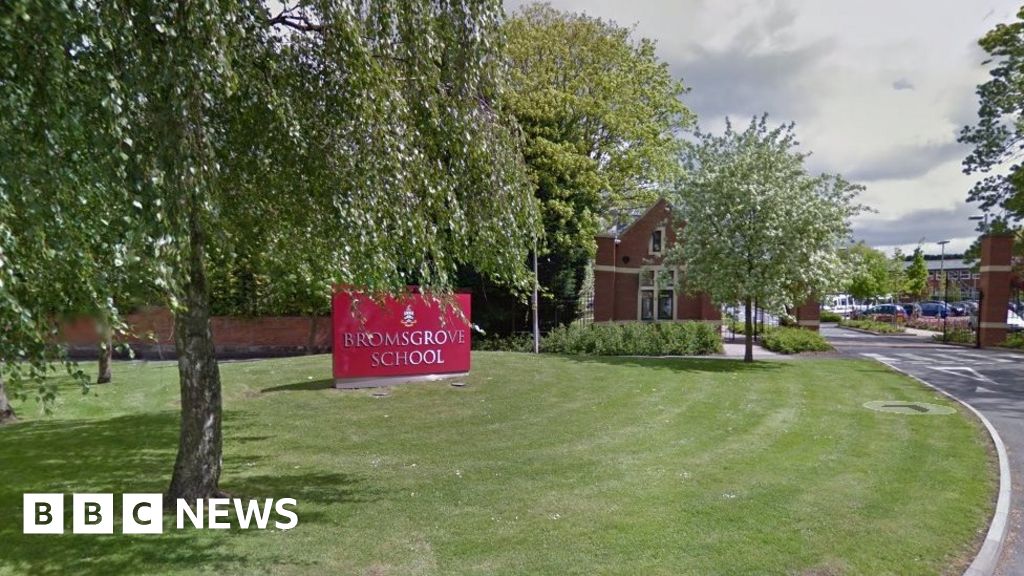 Bromsgrove school PE teacher banned for life for messaging pupils - BBC ...