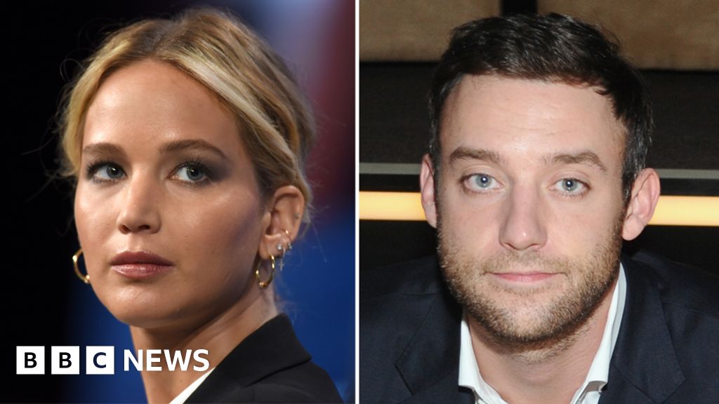 Jennifer Lawrence Engaged To Art Gallery Director Us Media Bbc News 