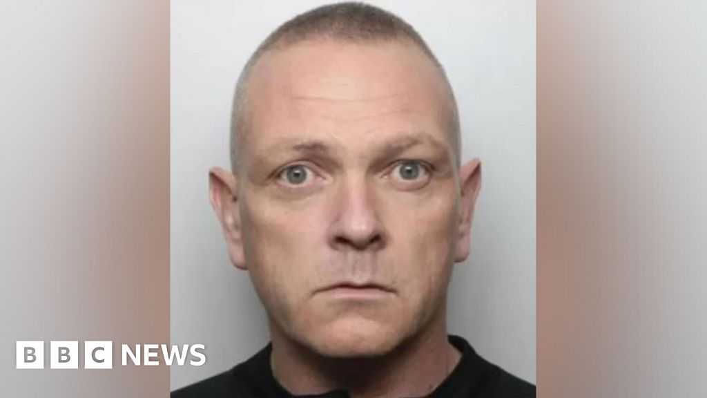 South Yorkshire PC jailed for taking photo of teenager's breasts