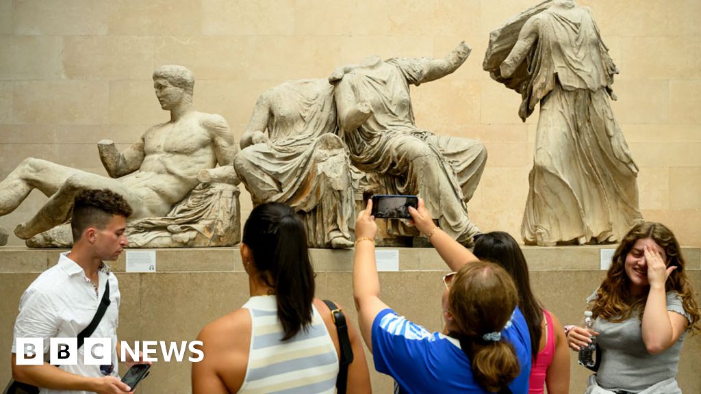 Yunani mengingkari janjinya untuk tidak memindahkan patung Parthenon selama kunjungannya ke Inggris