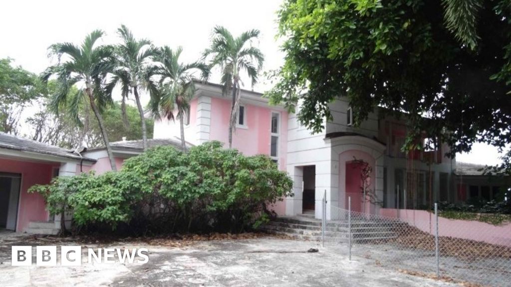 Drug Lord Pablo Escobars Florida Mansion Razed Bbc News 6641