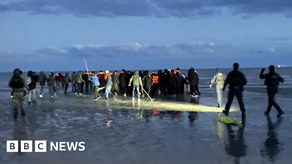 Five dead on migrant boat: 'We saw people struggling on board' - BBC News