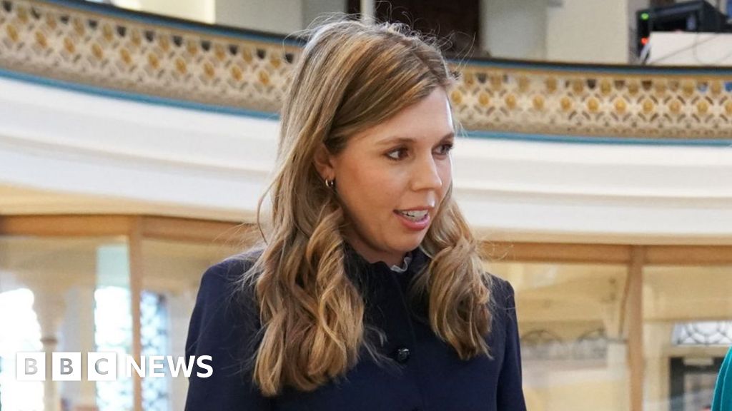 Carrie Johnson warns mums over dehydration from hospital bed