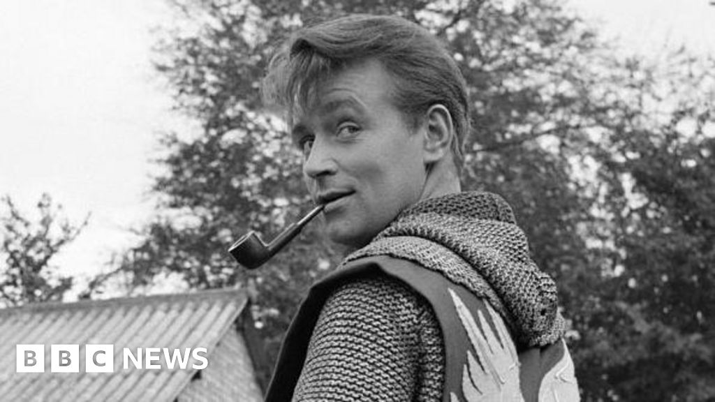 Original Doctor Who cast member dies aged 99