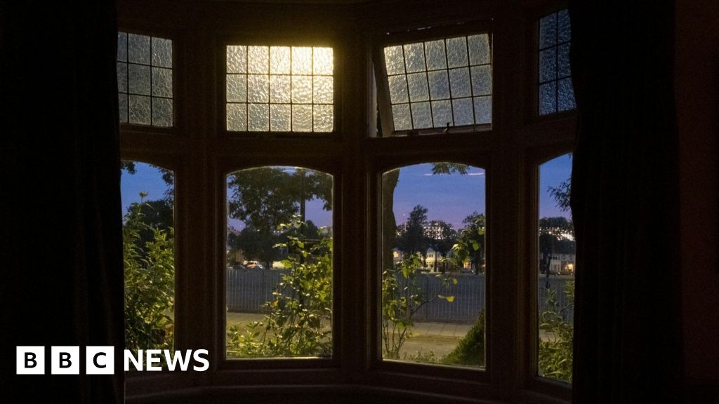 Surrey Police Issue Warning Over Open Windows In Summer