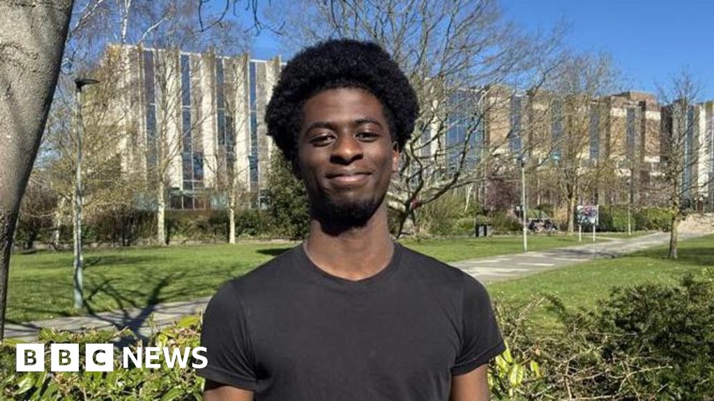 Students stay indoors during Kent university meningitis outbreak