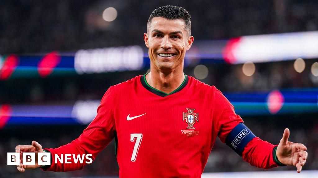 Ronaldo hits 1bn followers on social media