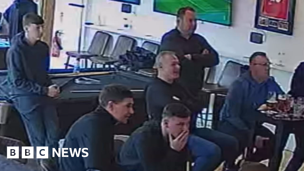 Gerrard celebrates late Liverpool win in bar