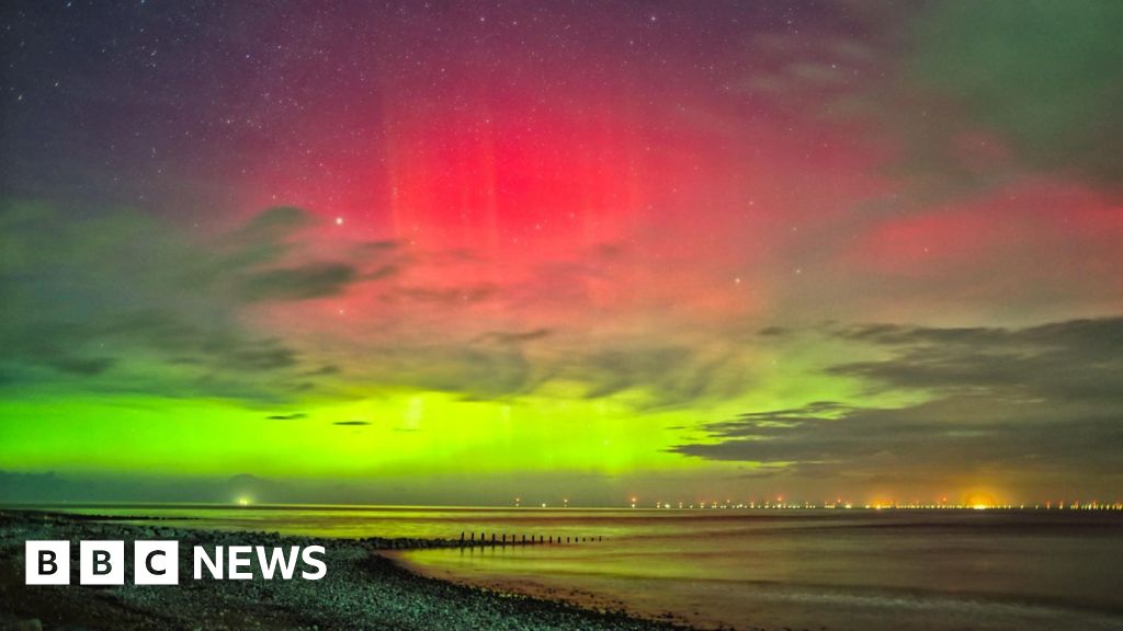 Auroras Boreales deslumbran el cielo de Gales en una noche mágica