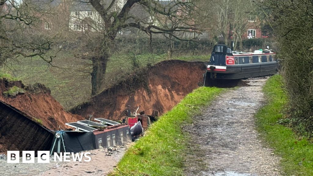 Canal boats swallowed by giant hole as major incident declared